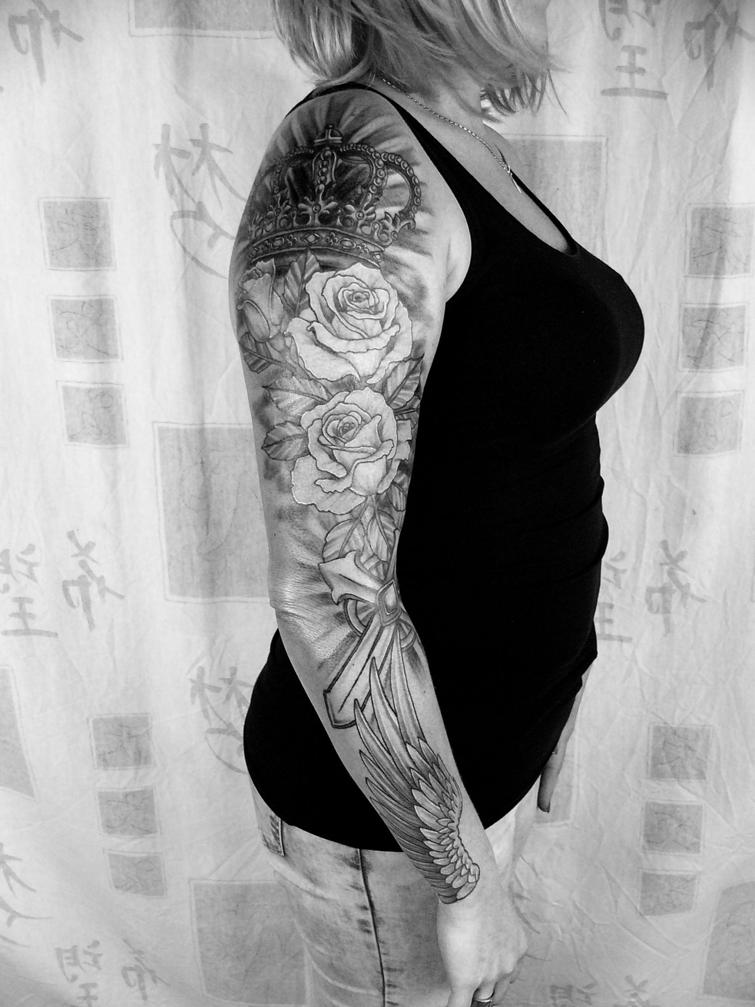 Alkar tetoválás, Fekete fehér tetoválás, Felkar tetoválás, Teljes kar tetoválás