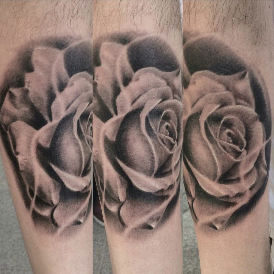Alkar tetoválás, Fekete fehér tetoválás, Realisztikus tetoválás, Virág tetoválás